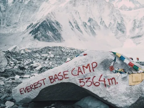 Why May is the Perfect Time to Experience Mount Everest?