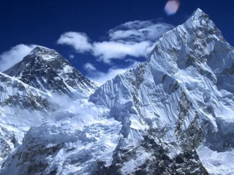 Mount Nuptse: A Complete Guide to the West Peak of Everest